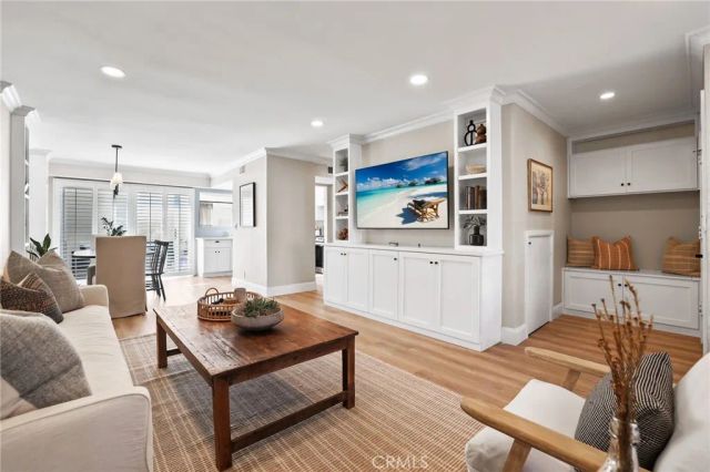 2209 Vista Huerta, Newport Beach, CA 92660