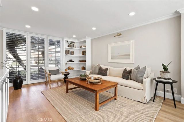 2209 Vista Huerta, Newport Beach, CA 92660