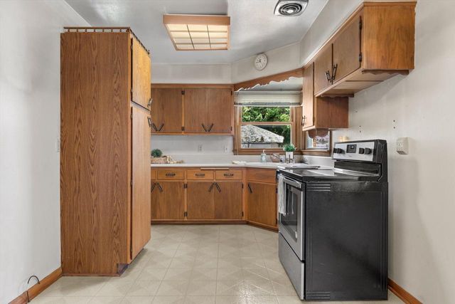 3948 E Underwood AVENUE, Cudahy, WI 53110