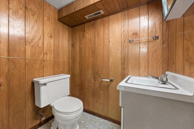 3948 E Underwood AVENUE, Cudahy, WI 53110