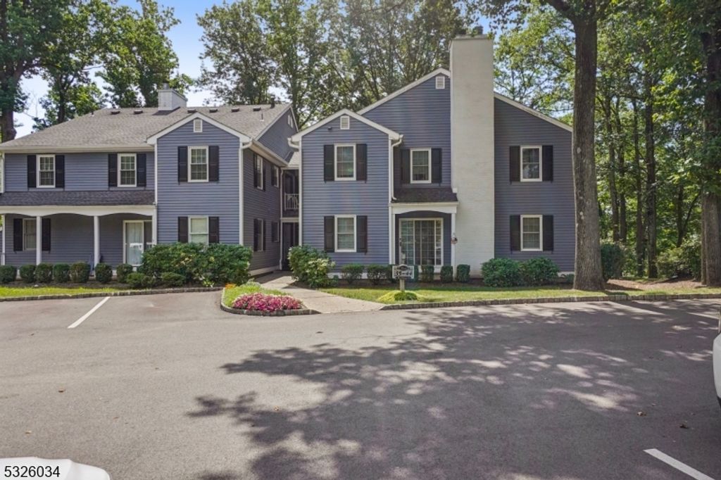 41 Countryside Dr, Bernards Twp., NJ 07920