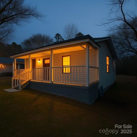 104 Price Street, Mount Holly, NC 28120