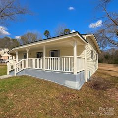 104 Price Street, Mount Holly, NC 28120