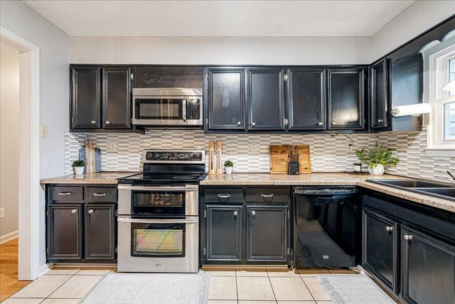 9516 EL HILL RD, Lakeland, TN 38002