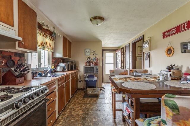 224 Denham Ave, Somerset, MA 02726