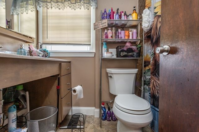 224 Denham Ave, Somerset, MA 02726