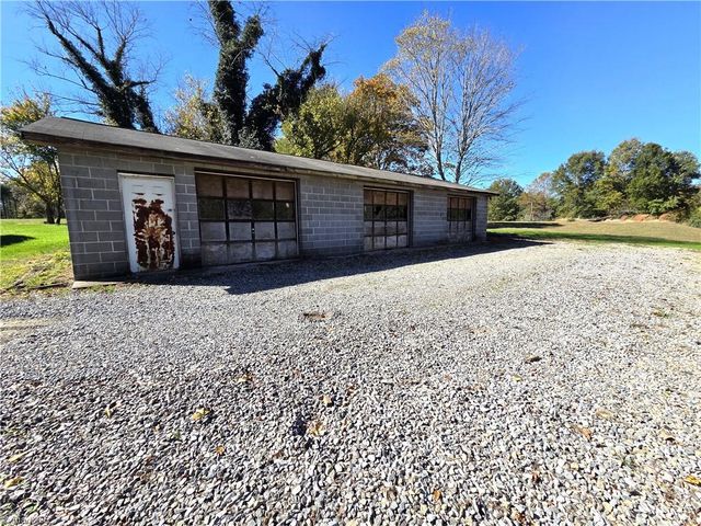1308 NC Highway 65 W, Walnut Cove, NC 27052