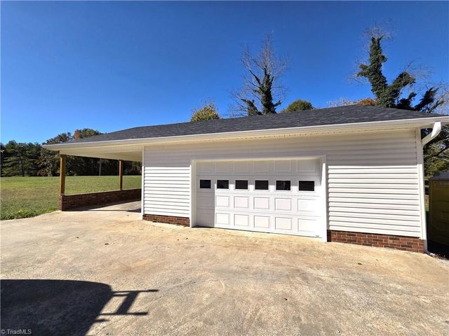 1308 NC Highway 65 W, Walnut Cove, NC 27052