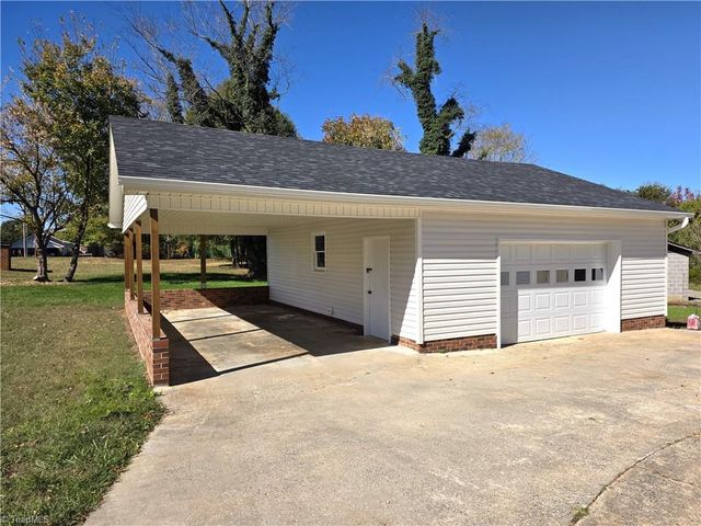1308 NC Highway 65 W, Walnut Cove, NC 27052