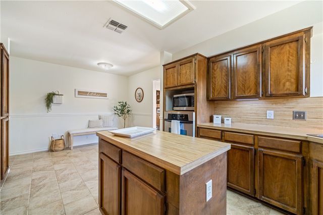 6305 Brockhampton, Corpus Christi, TX 78414