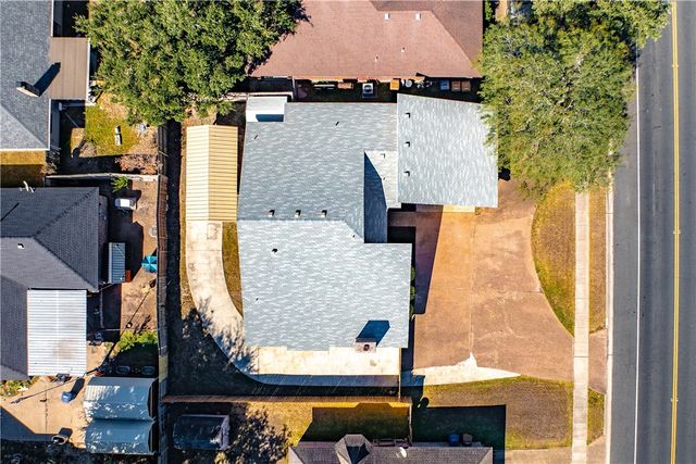 6305 Brockhampton, Corpus Christi, TX 78414