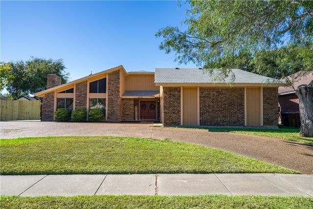 6305 Brockhampton, Corpus Christi, TX 78414