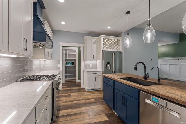 56070 Dana Drive, Bristol, IN 46507