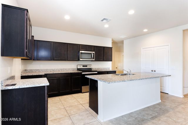1075 W AVALON CANYON Drive, Casa Grande, AZ 85122