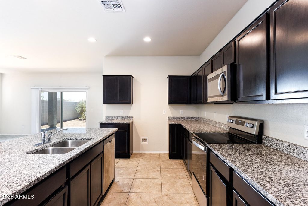 1075 W AVALON CANYON Drive, Casa Grande, AZ 85122 — photo 5