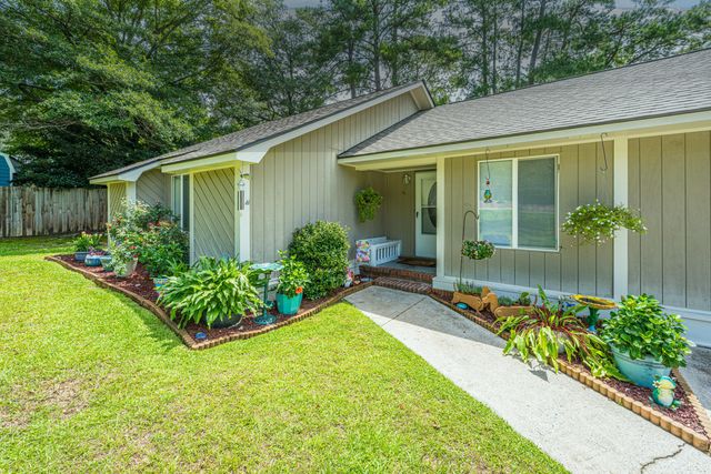 126 Wanda Drive, Summerville, SC 29485