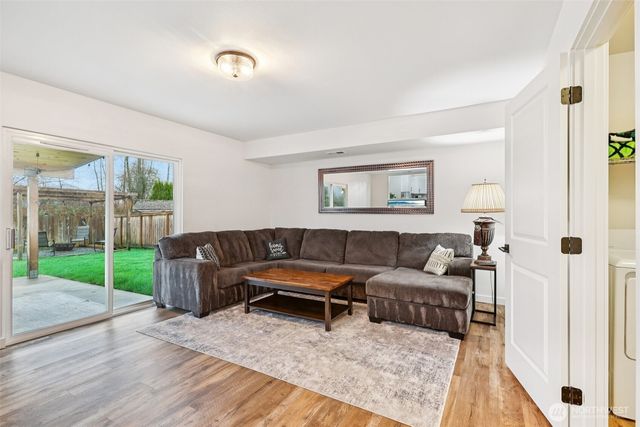 111 Chinook Avenue, Enumclaw, WA 98022