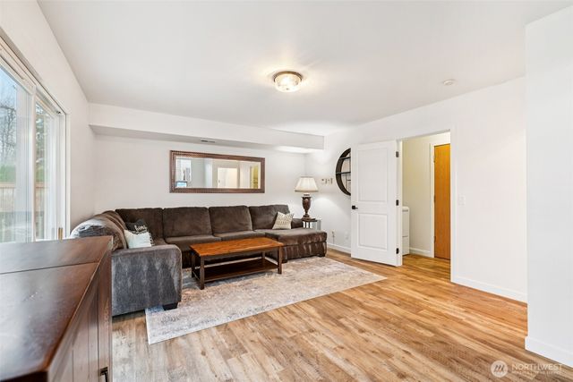 111 Chinook Avenue, Enumclaw, WA 98022