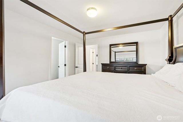 111 Chinook Avenue, Enumclaw, WA 98022