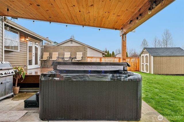 111 Chinook Avenue, Enumclaw, WA 98022