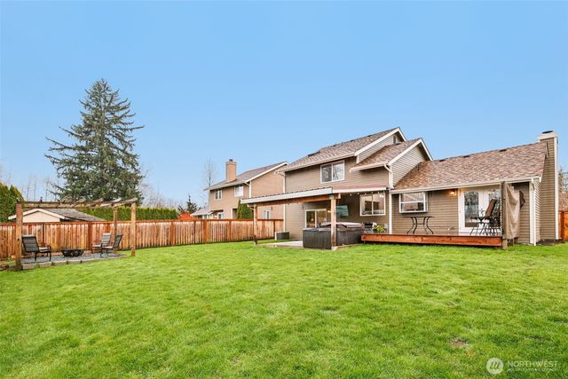 111 Chinook Avenue, Enumclaw, WA 98022