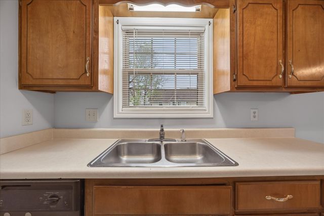 3266 Tabby Dr, Clarksville, TN 37042