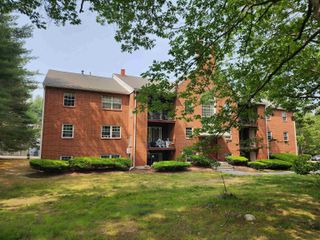 9 Louisburg Sq Apt 12, Nashua, NH 03060