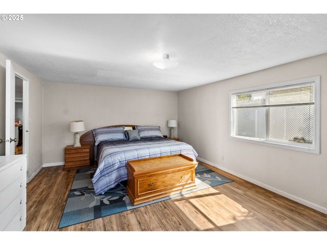 4800 BARGER Dr 39, Eugene, OR 97402