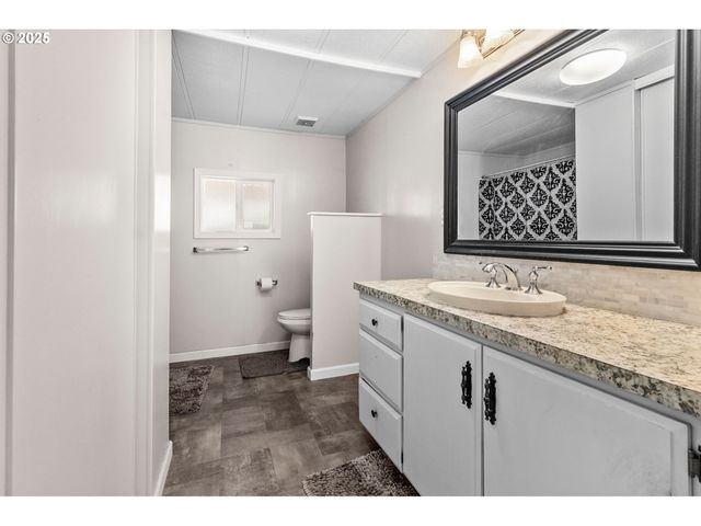4800 BARGER Dr 39, Eugene, OR 97402