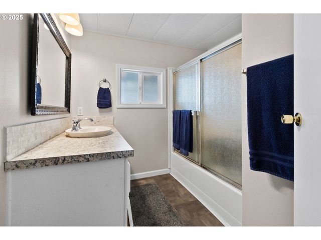 4800 BARGER Dr 39, Eugene, OR 97402