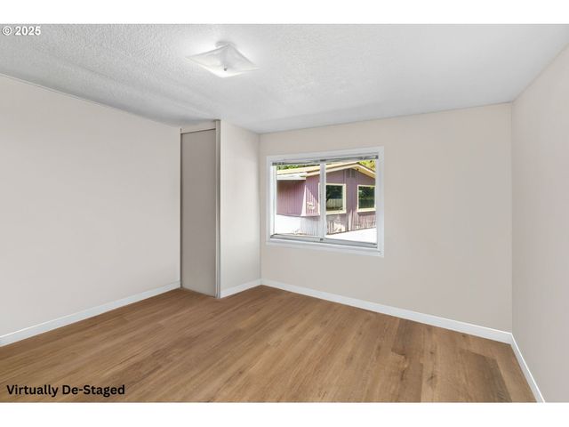 4800 BARGER Dr 39, Eugene, OR 97402