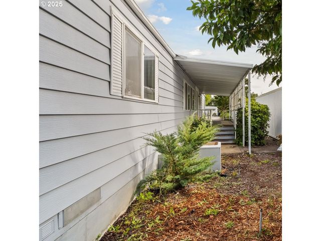 4800 BARGER Dr 39, Eugene, OR 97402
