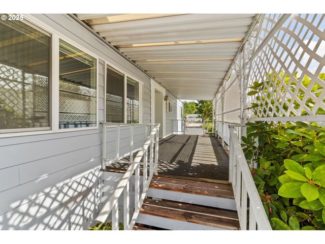 4800 BARGER Dr 39, Eugene, OR 97402