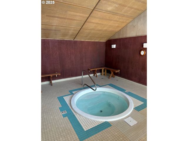 4800 BARGER Dr 39, Eugene, OR 97402