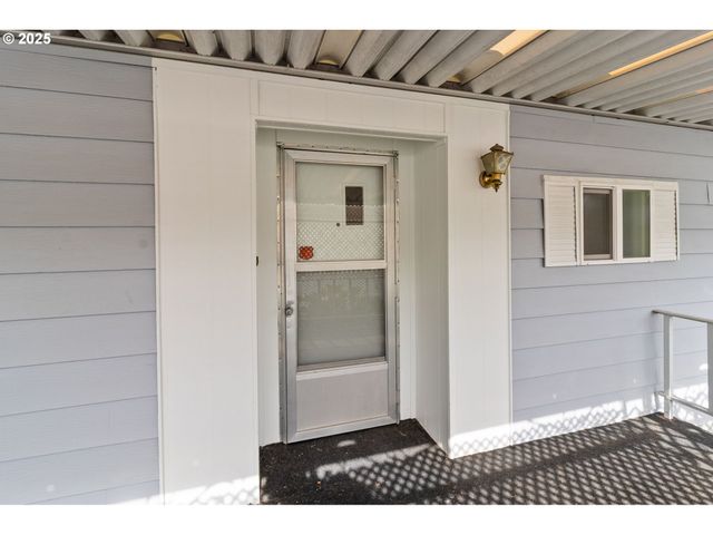 4800 BARGER Dr 39, Eugene, OR 97402