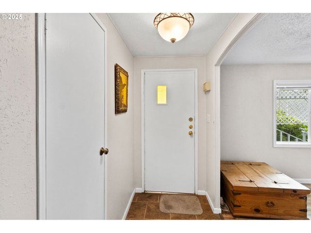 4800 BARGER Dr 39, Eugene, OR 97402