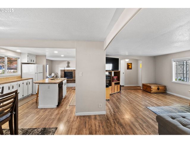 4800 BARGER Dr 39, Eugene, OR 97402