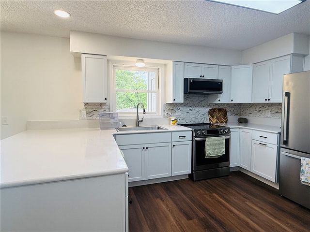 4 Chandler Lane, Bella Vista, AR 72715