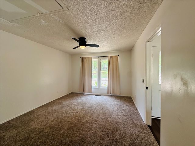 4 Chandler Lane, Bella Vista, AR 72715