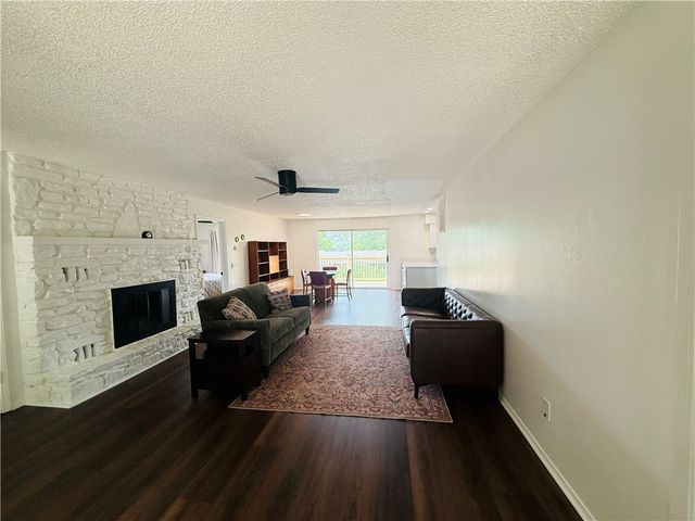 4 Chandler Lane, Bella Vista, AR 72715