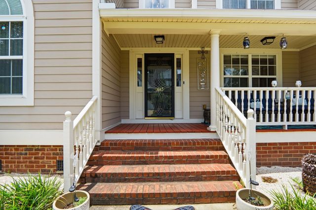 5043 Spaniel Drive, North Charleston, SC 29405