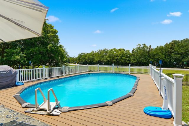 5043 Spaniel Drive, North Charleston, SC 29405