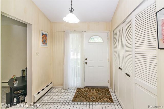 30290 Old Stream Street, Southfield, MI 48076