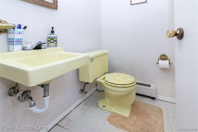 30290 Old Stream Street, Southfield, MI 48076