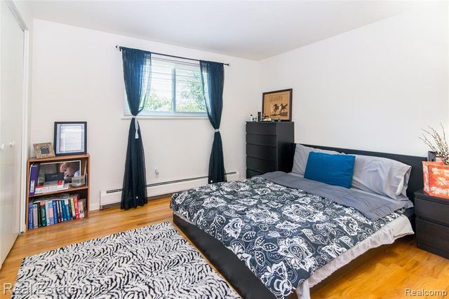 30290 Old Stream Street, Southfield, MI 48076