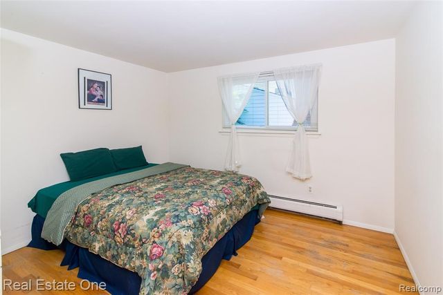 30290 Old Stream Street, Southfield, MI 48076