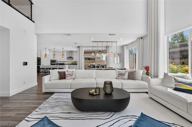 10005 Birch Knoll Avenue, Las Vegas, NV 89166