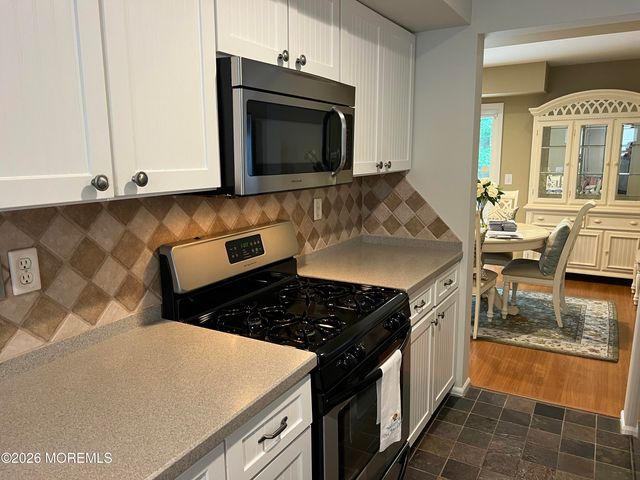 28 Spring Court, Tinton Falls, NJ 07724