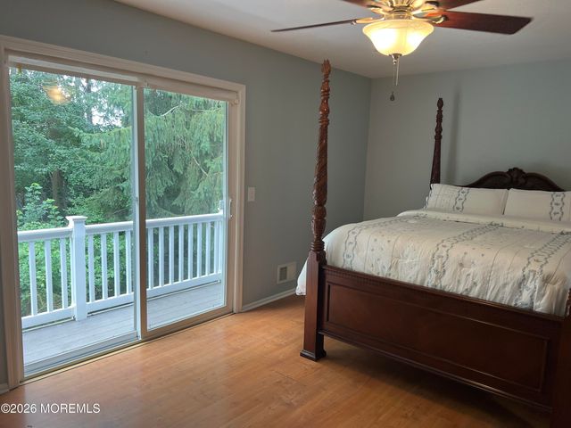 28 Spring Court, Tinton Falls, NJ 07724