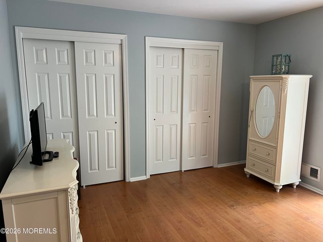 28 Spring Court, Tinton Falls, NJ 07724